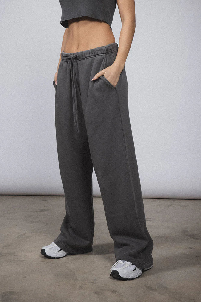 
                  
                    Load image into Gallery viewer, Elwood Core Straight Leg Sweatpant - &amp;#39;Vintage Grey&amp;#39;
                  
                