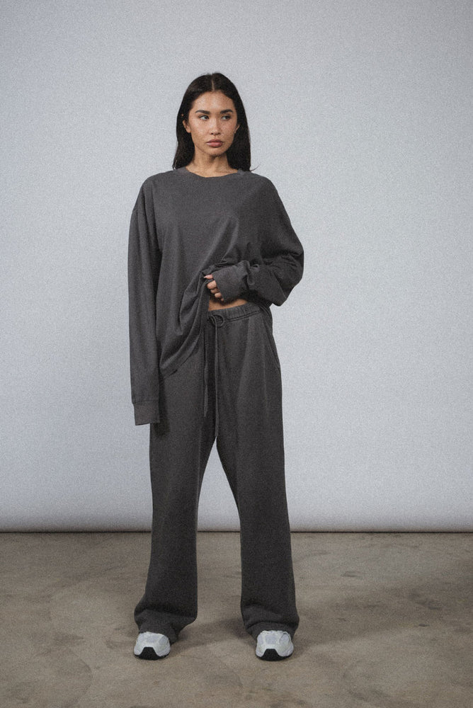 
                  
                    Load image into Gallery viewer, Elwood Core Straight Leg Sweatpant - &amp;#39;Vintage Grey&amp;#39;
                  
                