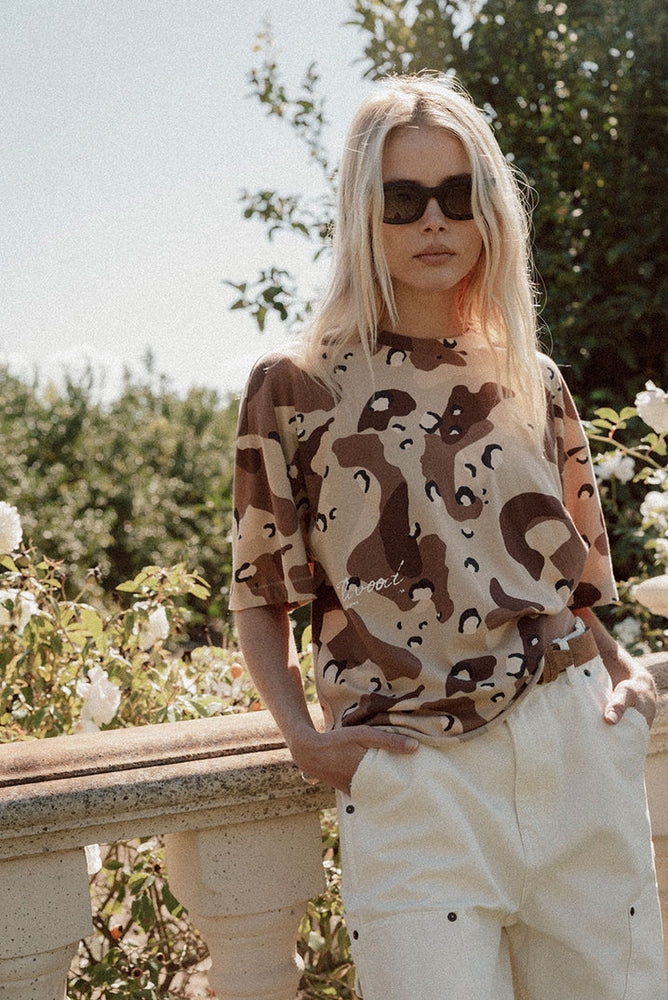 
                  
                    Load image into Gallery viewer, Elwood Oversized Crop Core Tee - &amp;#39;Desert Camo&amp;#39;
                  
                