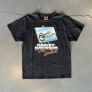 
                  
                    Load image into Gallery viewer, Vintage Harley Davidson &amp;quot;Art With Attitude&amp;quot; T-Shirt
                  
                