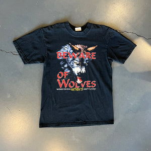 
                  
                    Load image into Gallery viewer, Vintage ROCK &amp;quot;Beware of the Wolves&amp;quot; T-Shirt
                  
                