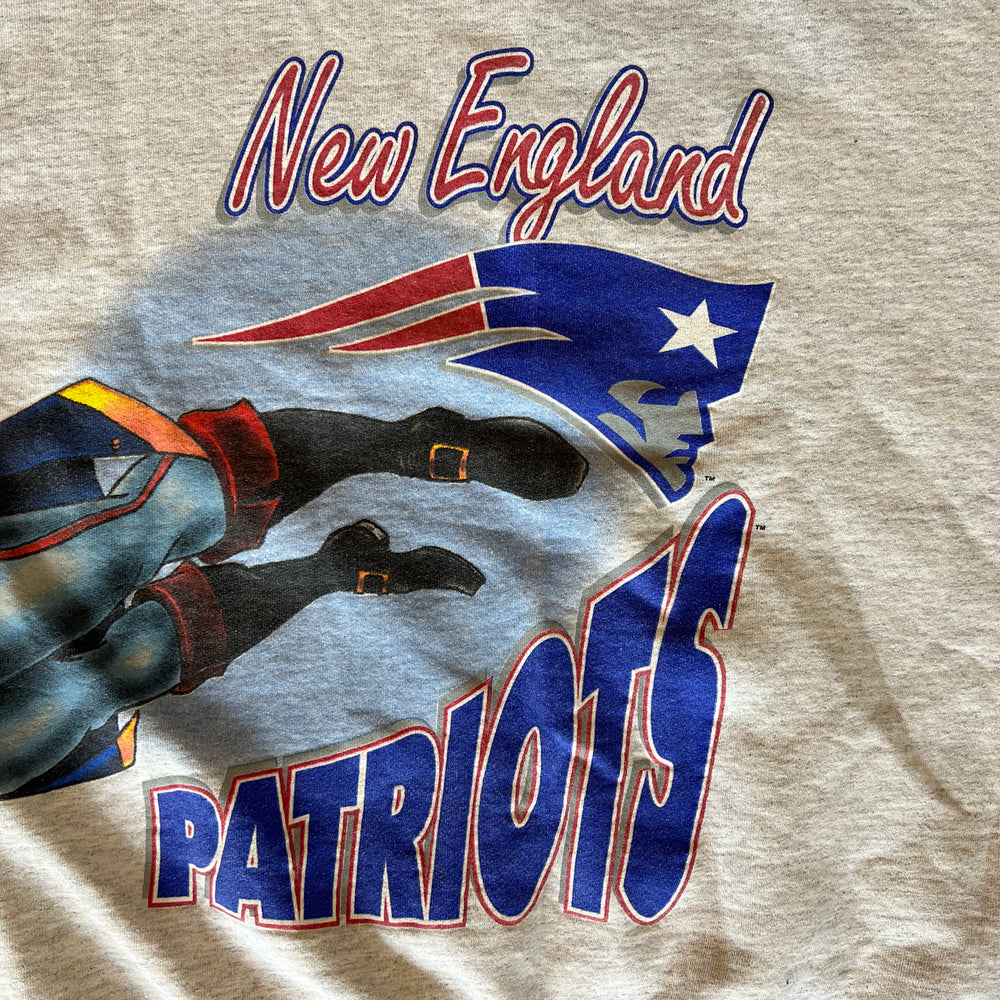 
                  
                    Load image into Gallery viewer, Vintage &amp;#39;94 Salem Sportswear &amp;quot;New England Patriots&amp;quot; Crew
                  
                