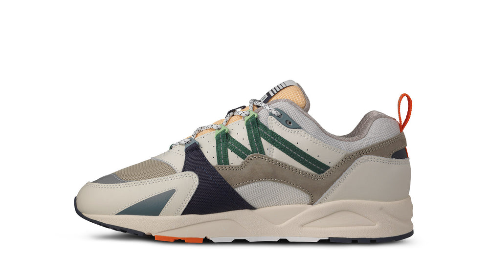 
                  
                    Load image into Gallery viewer, Karhu Fusion 2.0 - &amp;#39;Lily White / Foliage Green&amp;#39;
                  
                